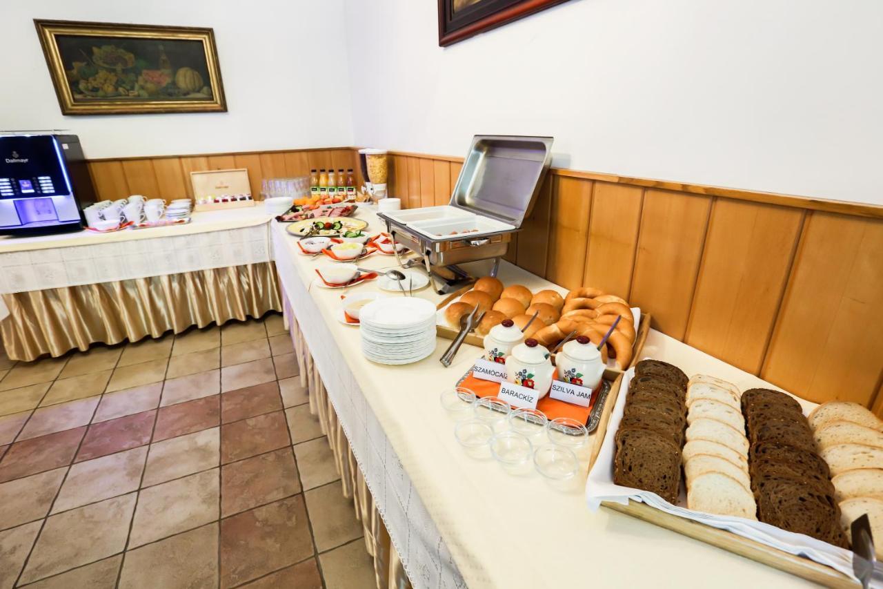 Festetich Kastelyszallo Es Zsuzsanna Hotel Szeleste