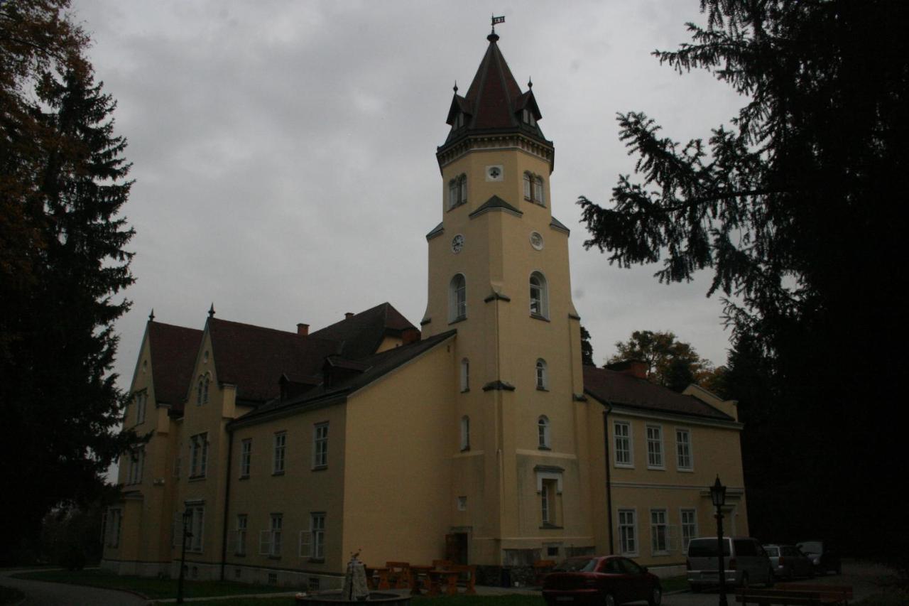 Festetich Kastelyszallo Es Zsuzsanna 3* Szeleste