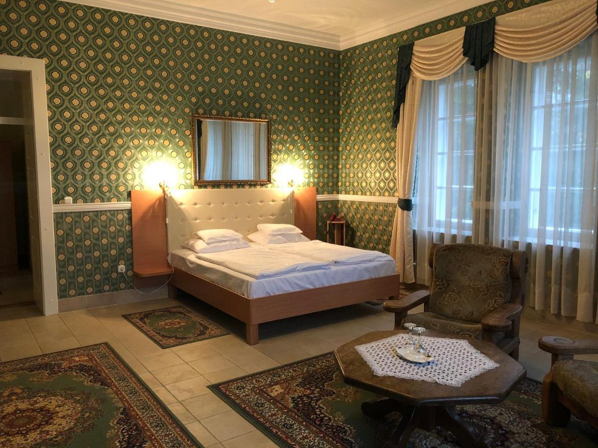 Festetich Kastelyszallo Es Zsuzsanna Hotel 3*