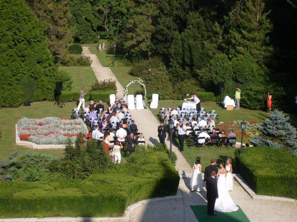 Festetich Kastelyszallo Es Zsuzsanna Hotel Szeleste